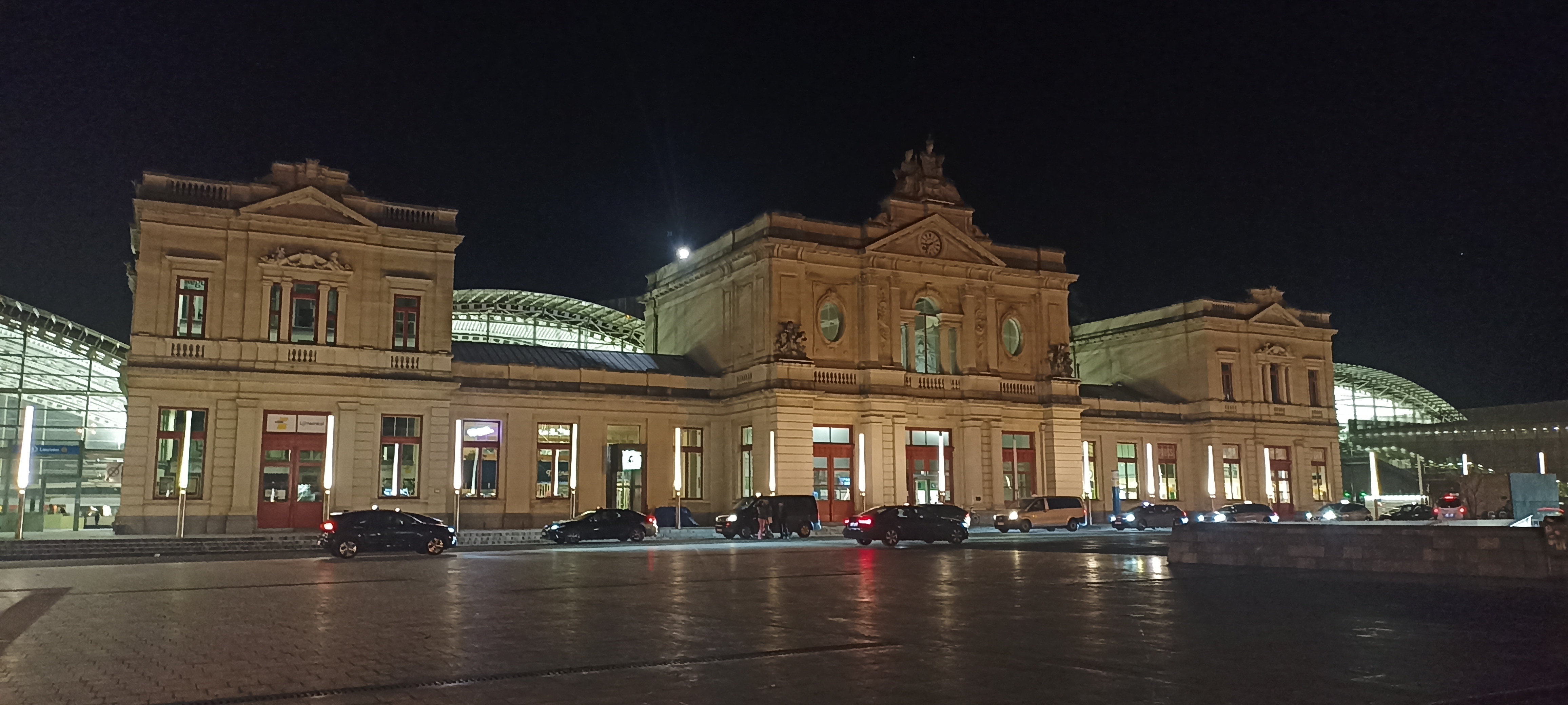 Das Bahnhofsgebäude von außen